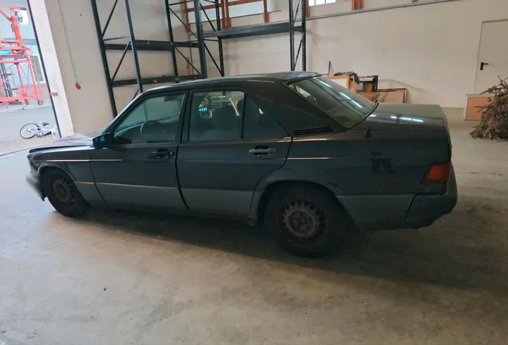 Mercedes-Benz 190