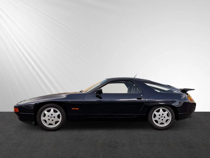 Porsche 928
