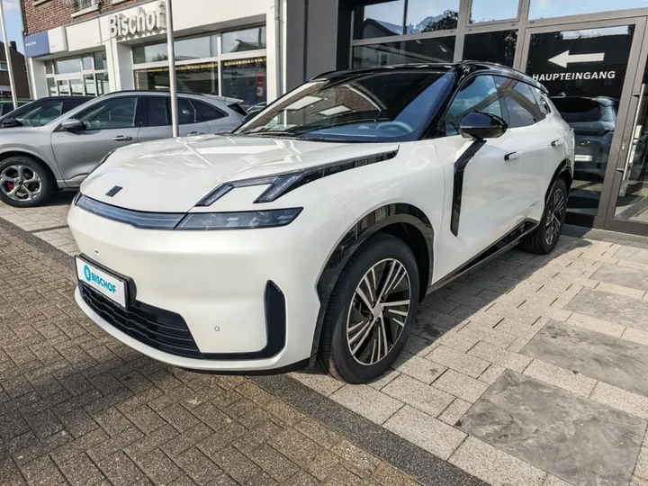 Lynk&Co 08