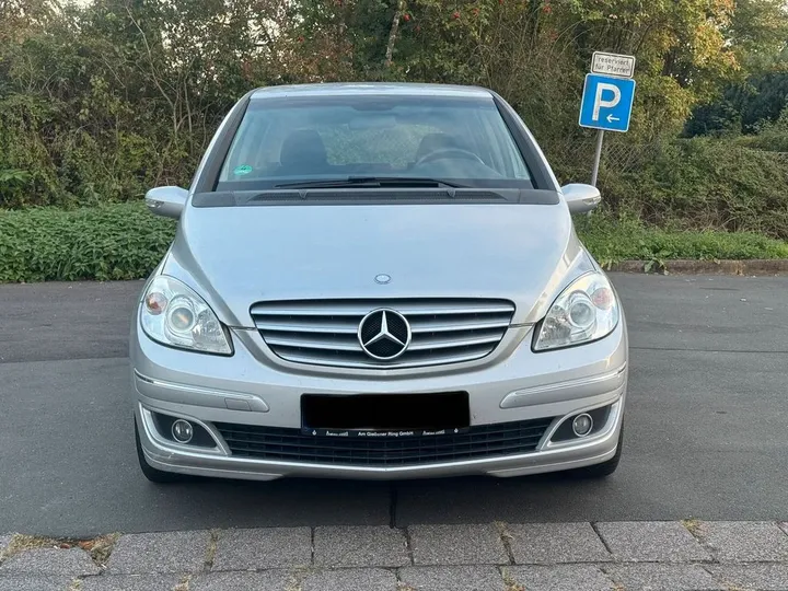 Mercedes-Benz B 200