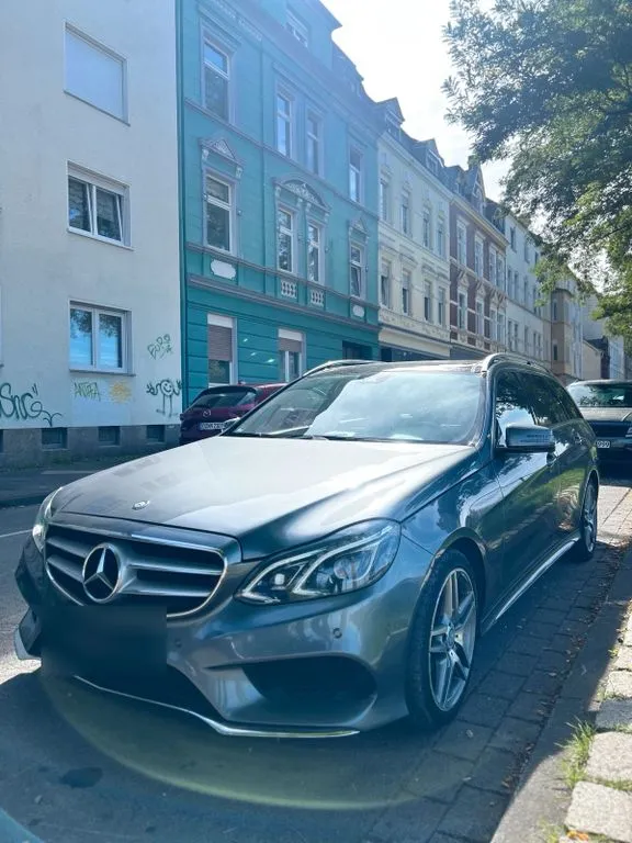 Mercedes-Benz E 220