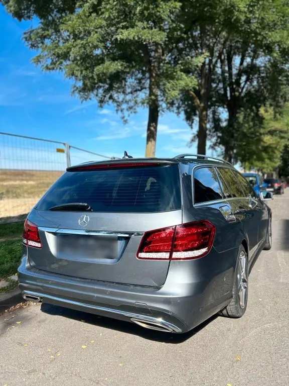 Mercedes-Benz E 220