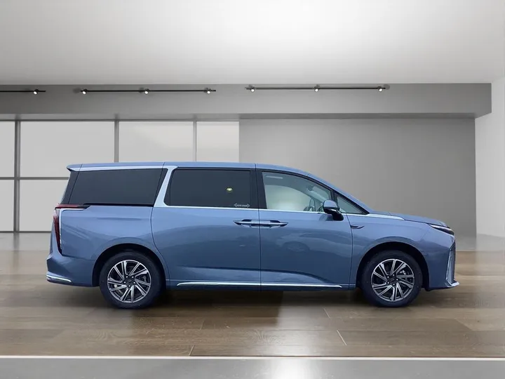 Maxus Mifa 9