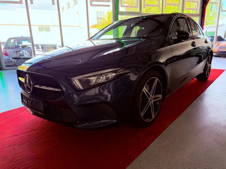 Mercedes-Benz A 220