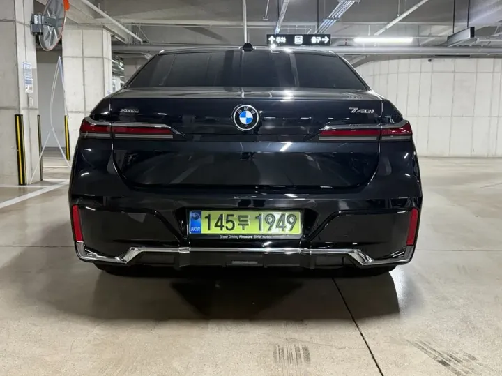 BMW 7-Series