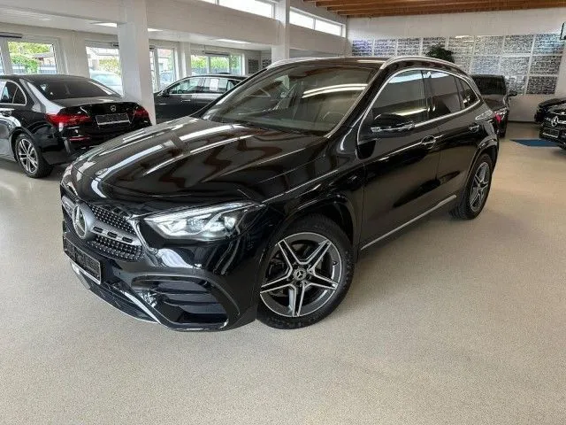 Mercedes-Benz GLA 200