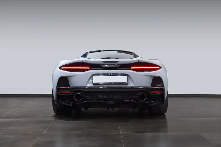 McLaren GT