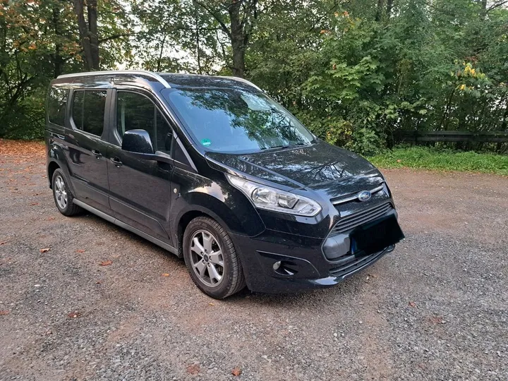 Ford Grand Tourneo