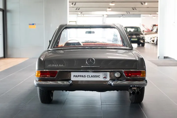 Mercedes-Benz SL 230