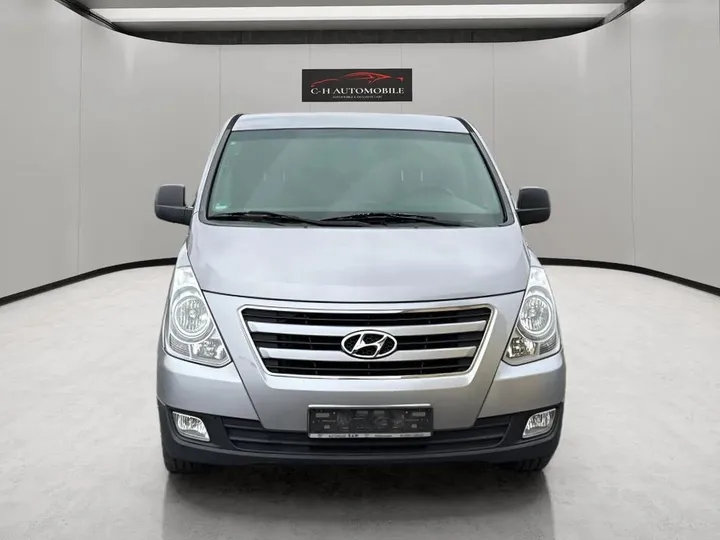 Hyundai H-1
