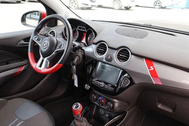 Opel Adam
