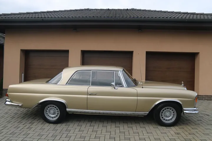 Mercedes-Benz 280