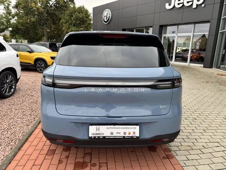 Leapmotor B10