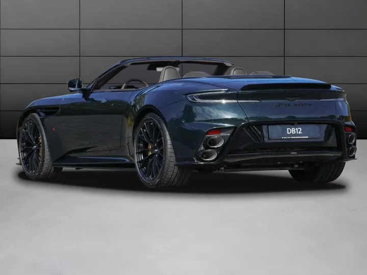 Aston Martin DB12
