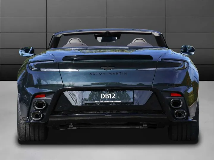 Aston Martin DB12