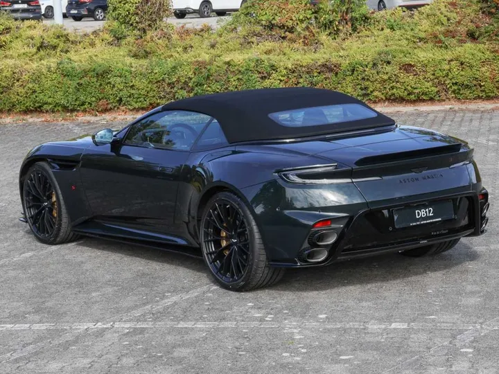 Aston Martin DB12