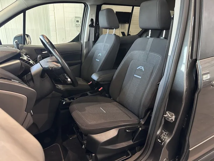 Ford Grand Tourneo