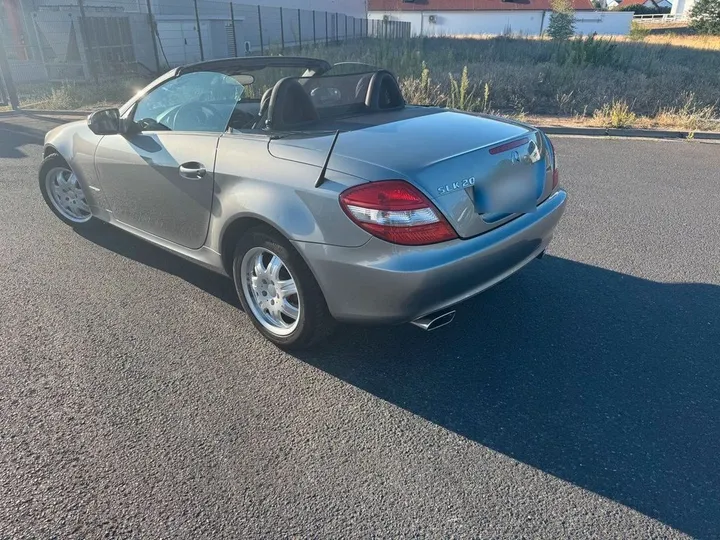 Mercedes-Benz SLK 200