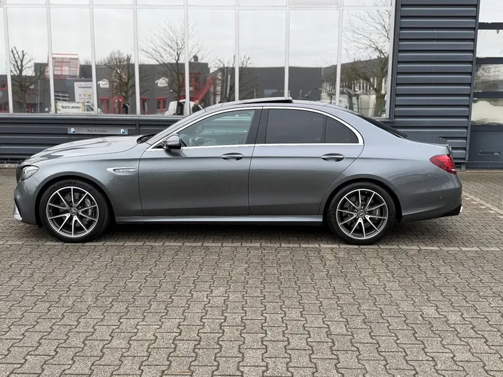 Mercedes-Benz E 63 AMG