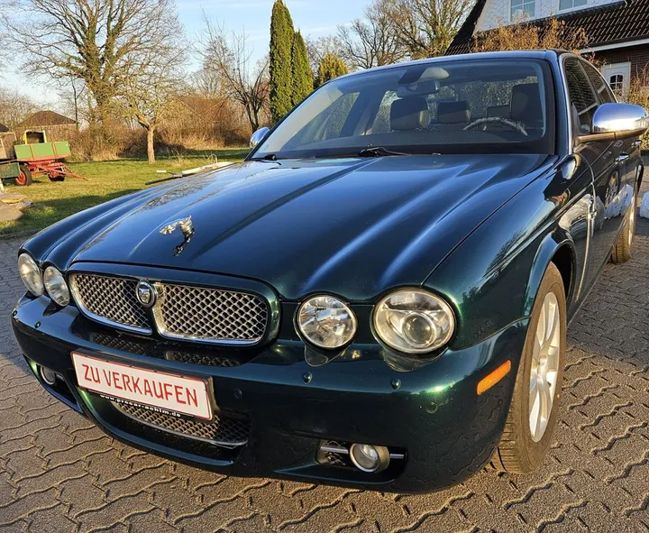 Jaguar XJ