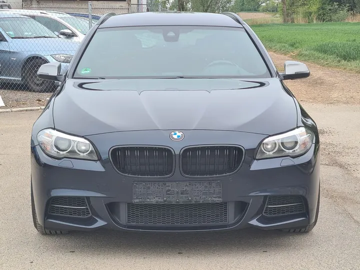 BMW M550