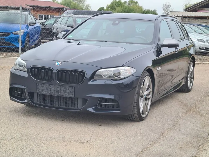 BMW M550