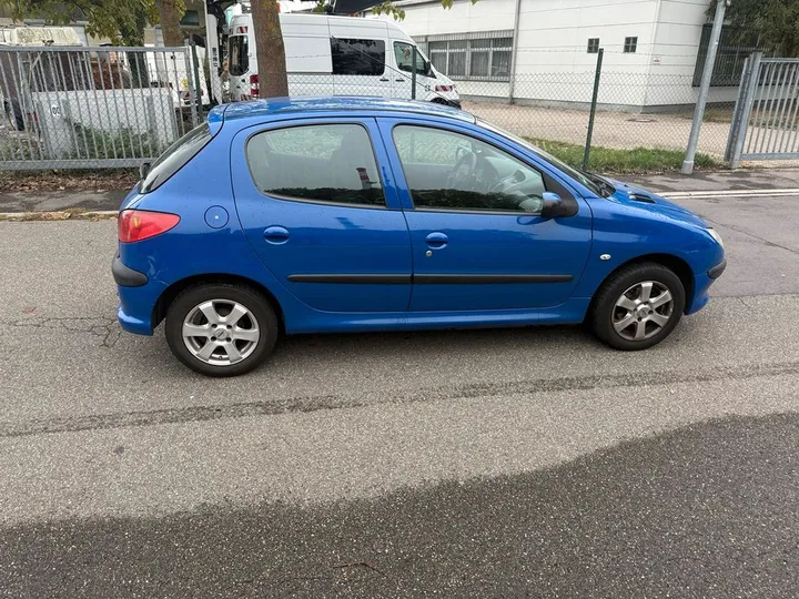 Peugeot 206