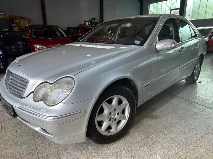Mercedes-Benz C 220