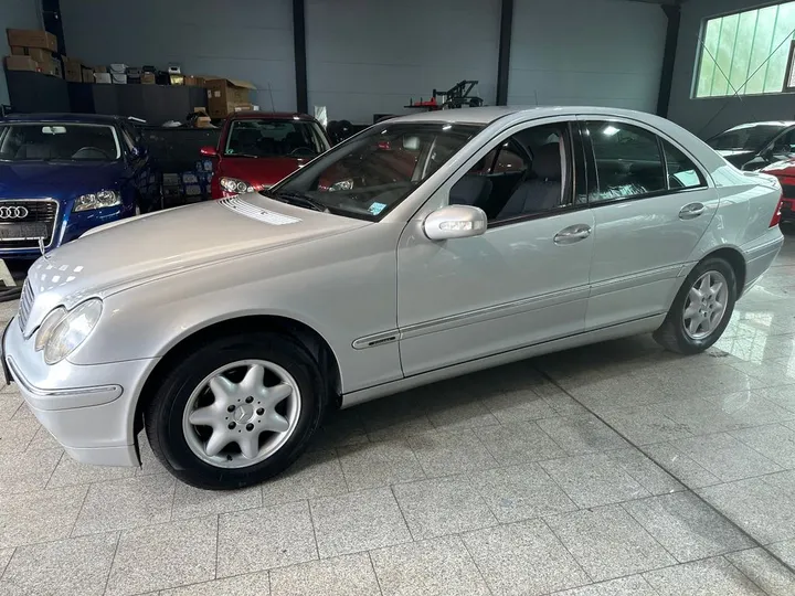 Mercedes-Benz C 220