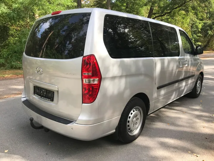 Hyundai H-1