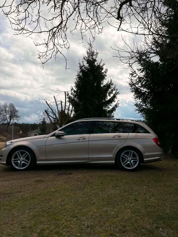Mercedes-Benz C 220