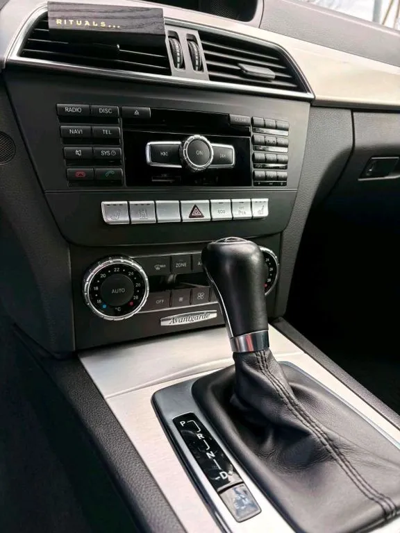 Mercedes-Benz C 220