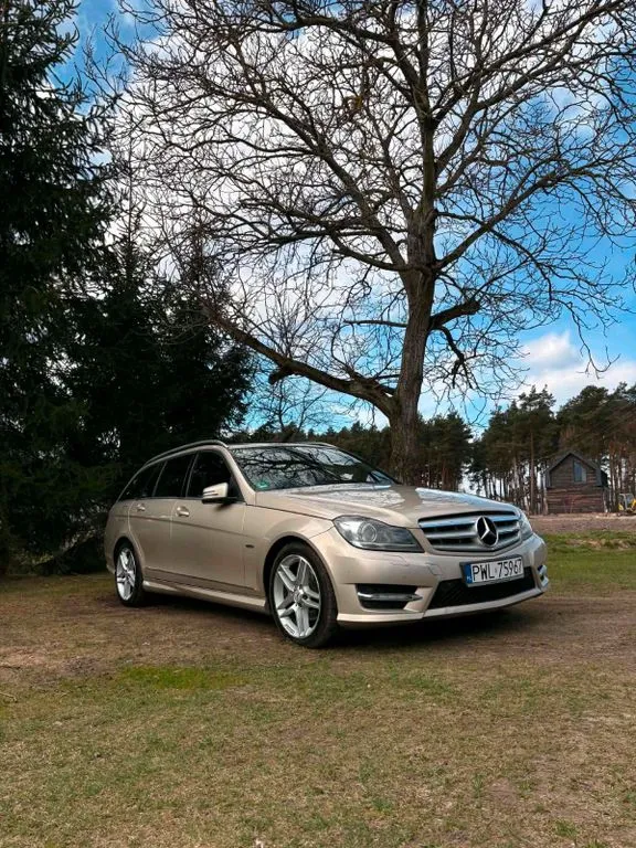 Mercedes-Benz C 220