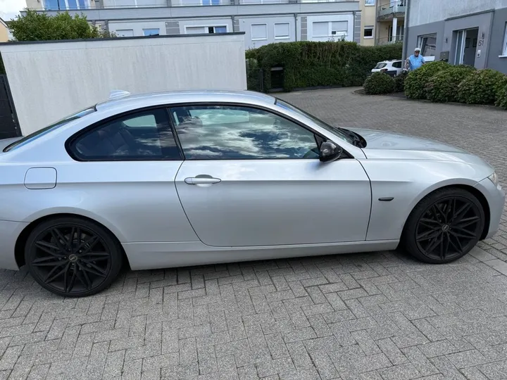 BMW 325