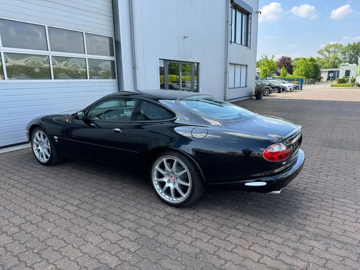 Jaguar XKR