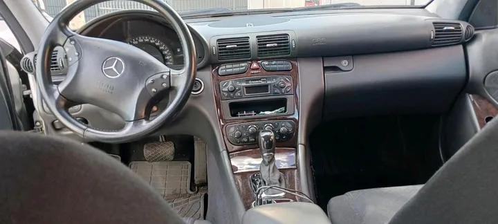Mercedes-Benz C 180