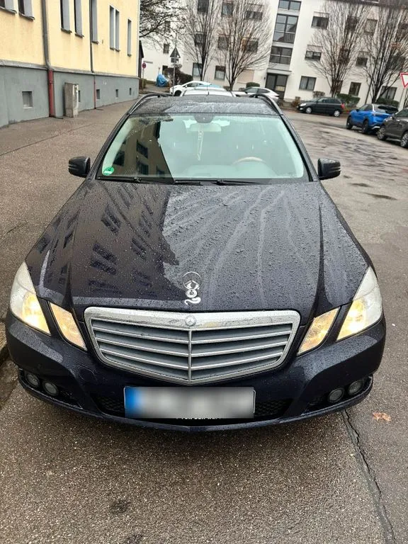 Mercedes-Benz E 220