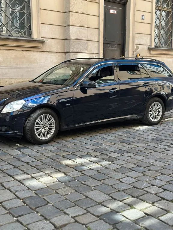 Mercedes-Benz E 220
