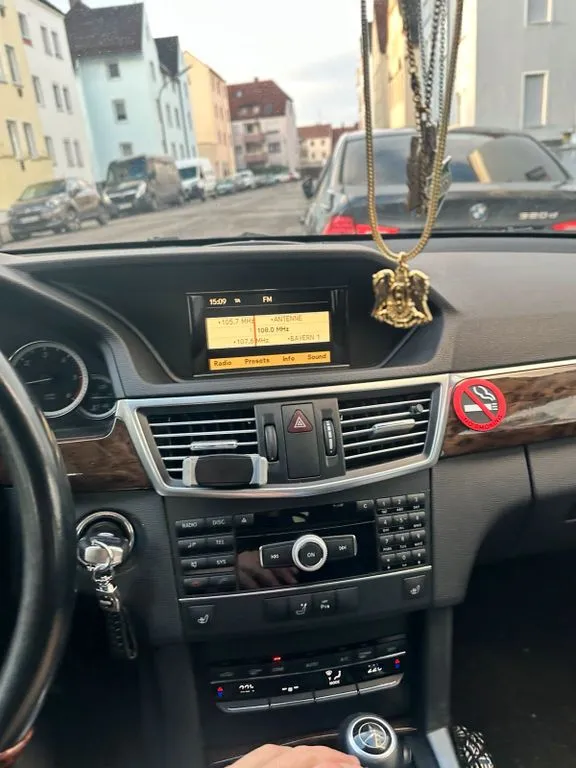Mercedes-Benz E 220
