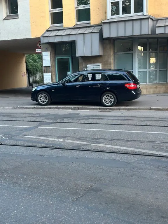 Mercedes-Benz E 220