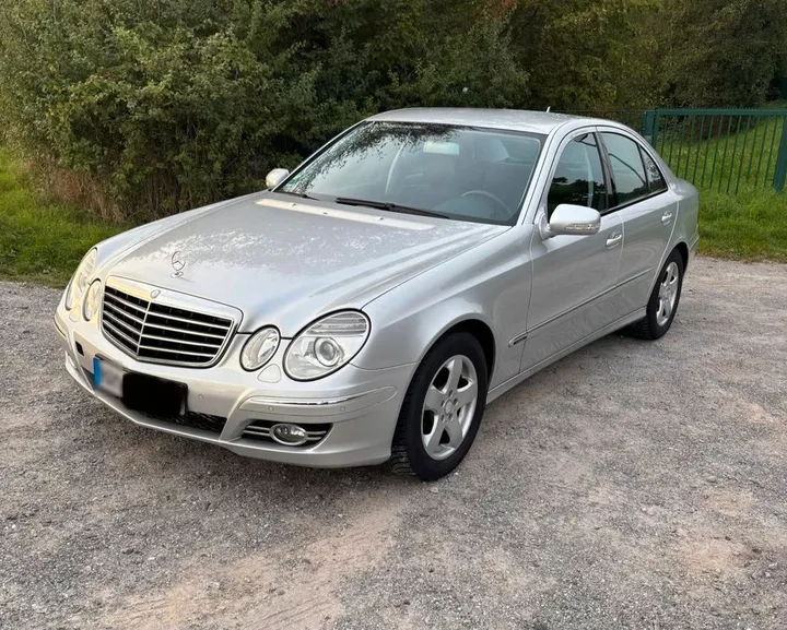 Mercedes-Benz E 230