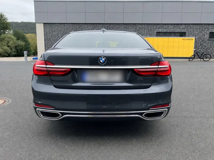 BMW 730