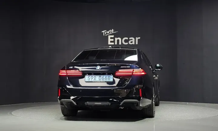 BMW i5