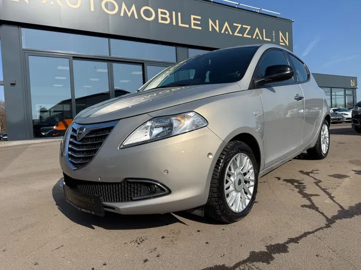 Lancia Ypsilon