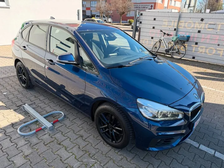 BMW 218