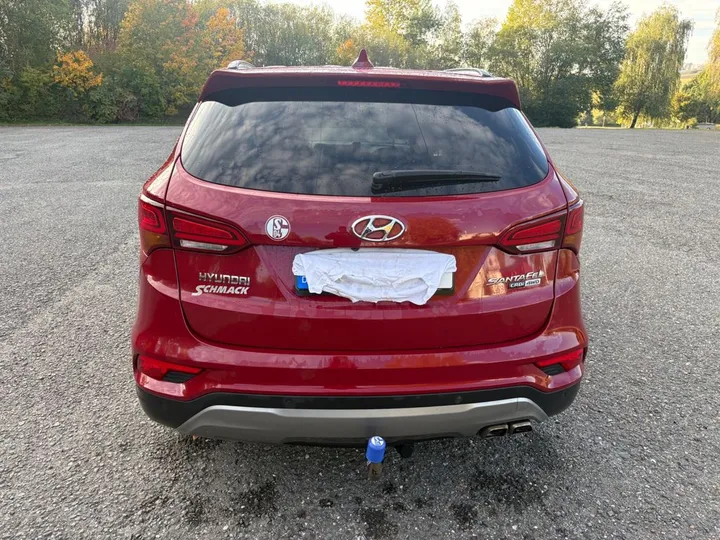 Hyundai SANTA FE