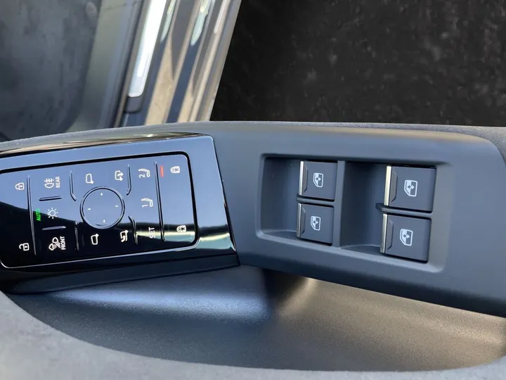 Audi SQ6 e-tron