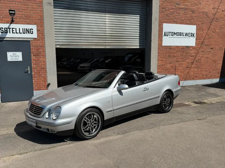 Mercedes-Benz CLK 230
