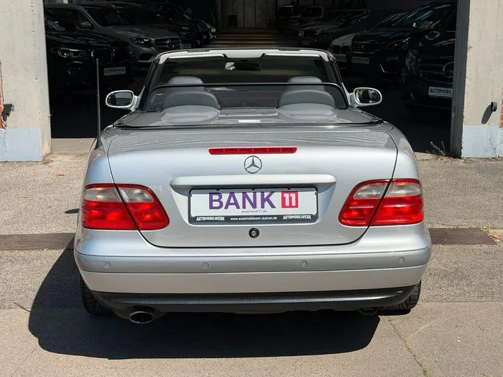 Mercedes-Benz CLK 230