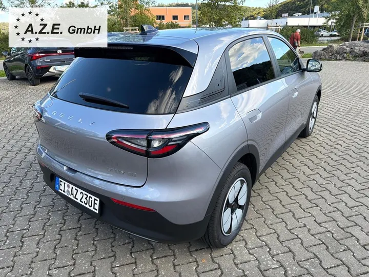 Geely E2